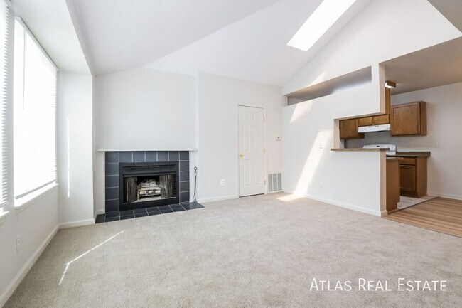 Building Photo - 862 S Uravan Ct