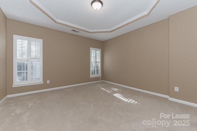 Building Photo - 165 N Arcadian Way