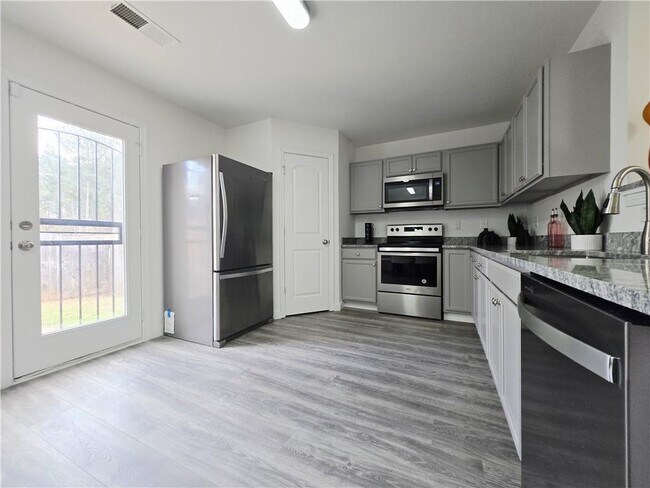 Building Photo - 2529 Piering Dr