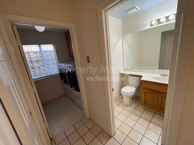 Building Photo - 440 Gianelli St