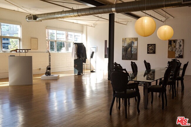 Building Photo - 500 Molino St