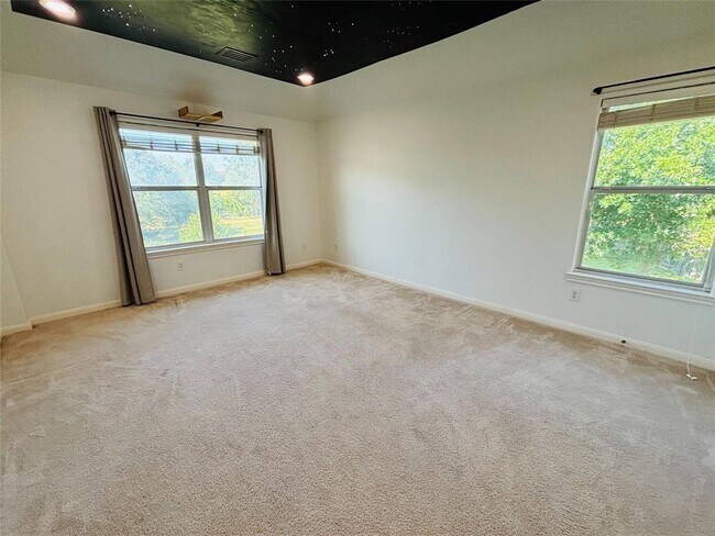 Building Photo - 4430 Pasada Ln