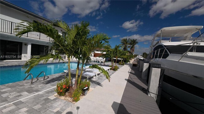 Building Photo - 1240 NE 27th Terrace