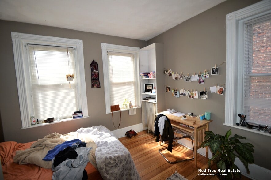 Building Photo - 83 Glenville Ave