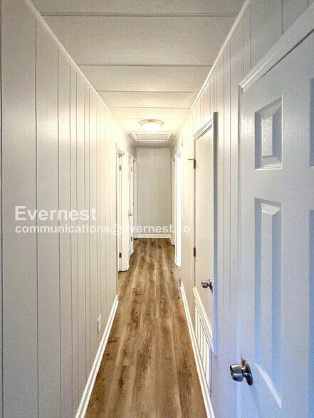 Building Photo - 525 Landers St