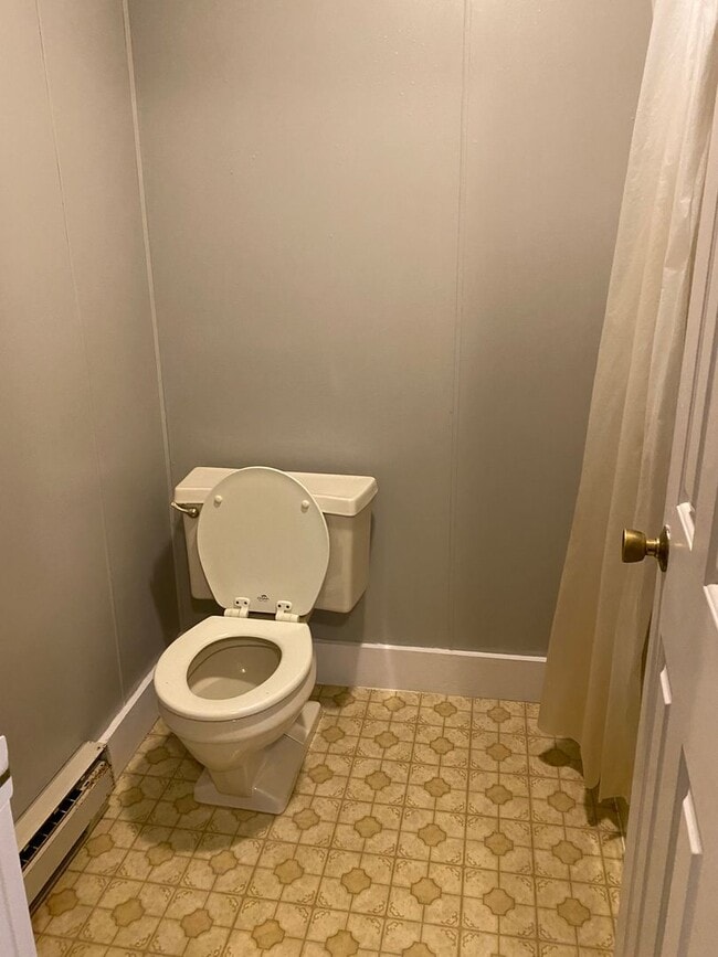 Building Photo - Coming soon! 4 Bedroom Farmhouse for Rent ...