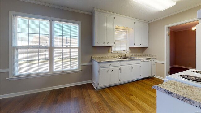Building Photo - 1806 Heatherton Dr