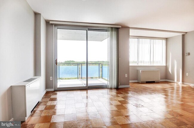 Building Photo - 10500 Rockville Pike