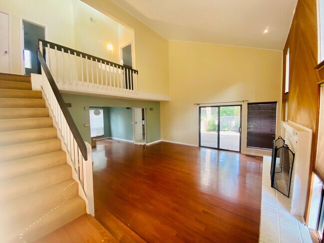 Building Photo - {13042} Contemporary in Lenexa + Fenced Yard + All Appliances Included