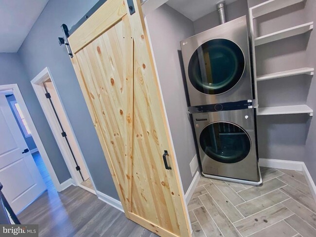 Building Photo - 1604 Cliftview Ave