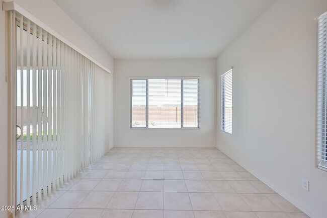 Building Photo - 25079 N 171st Ave