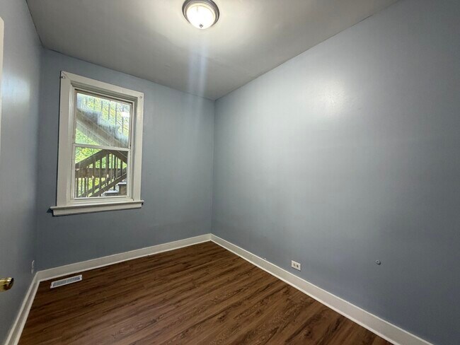 Building Photo - 6006 S Marshfield Ave