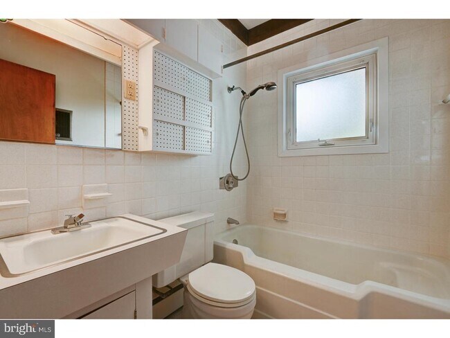 Building Photo - 181 Cranbury Rd
