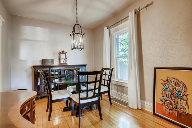 Building Photo - Cute Home In Fantastic Berkeley Location