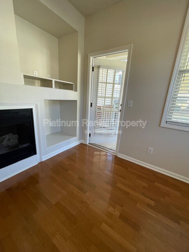 Building Photo - 301 Harmony Ct