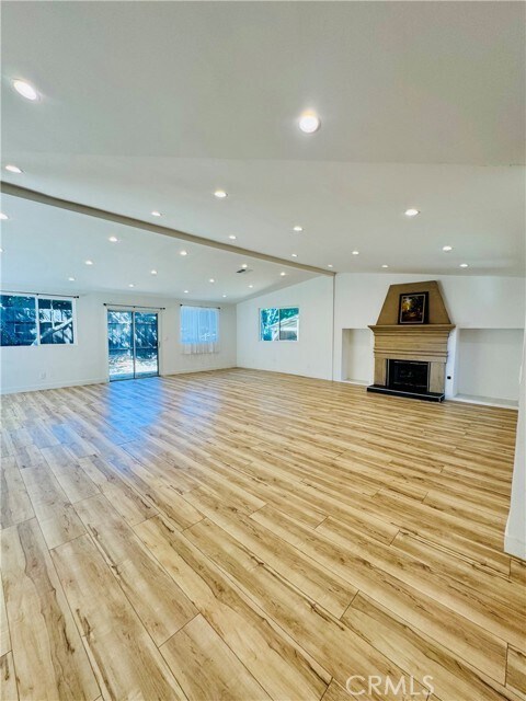 Building Photo - 9625 Aqueduct Ave