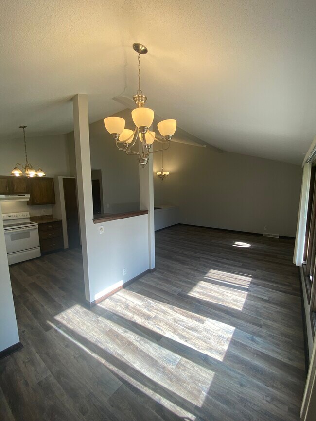 Building Photo - 3107 N 95th St