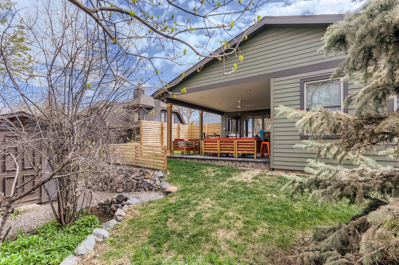 Building Photo - 835 Urban St