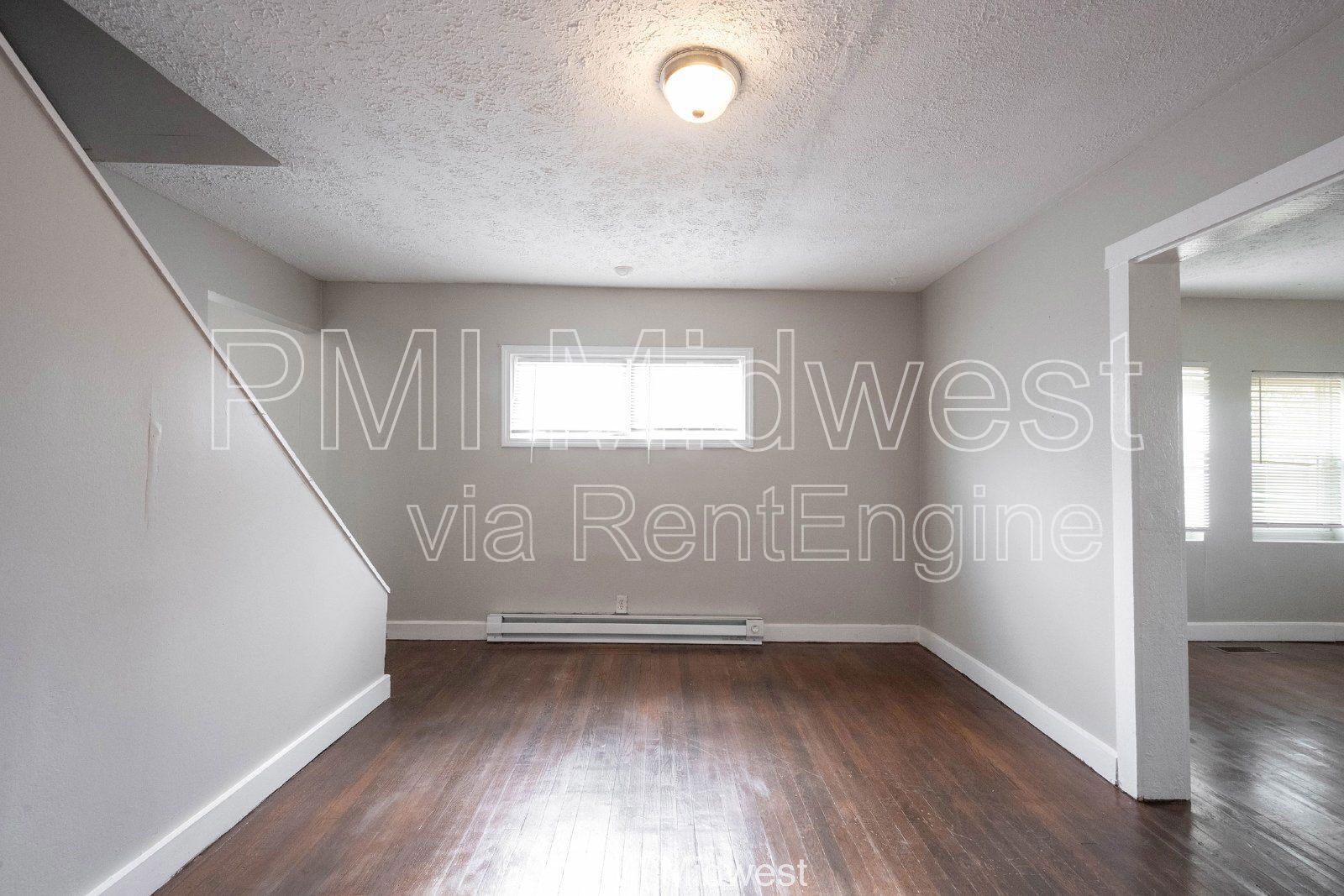 Building Photo - 2011 Applegate St