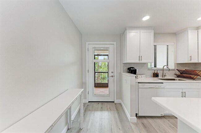 Building Photo - 350 S Polk Dr