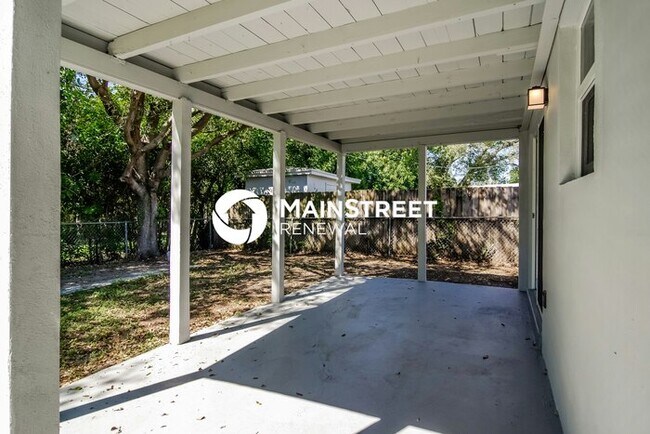 Building Photo - 3 Bedroom Pet-Friendly Home in Hollywood, ...