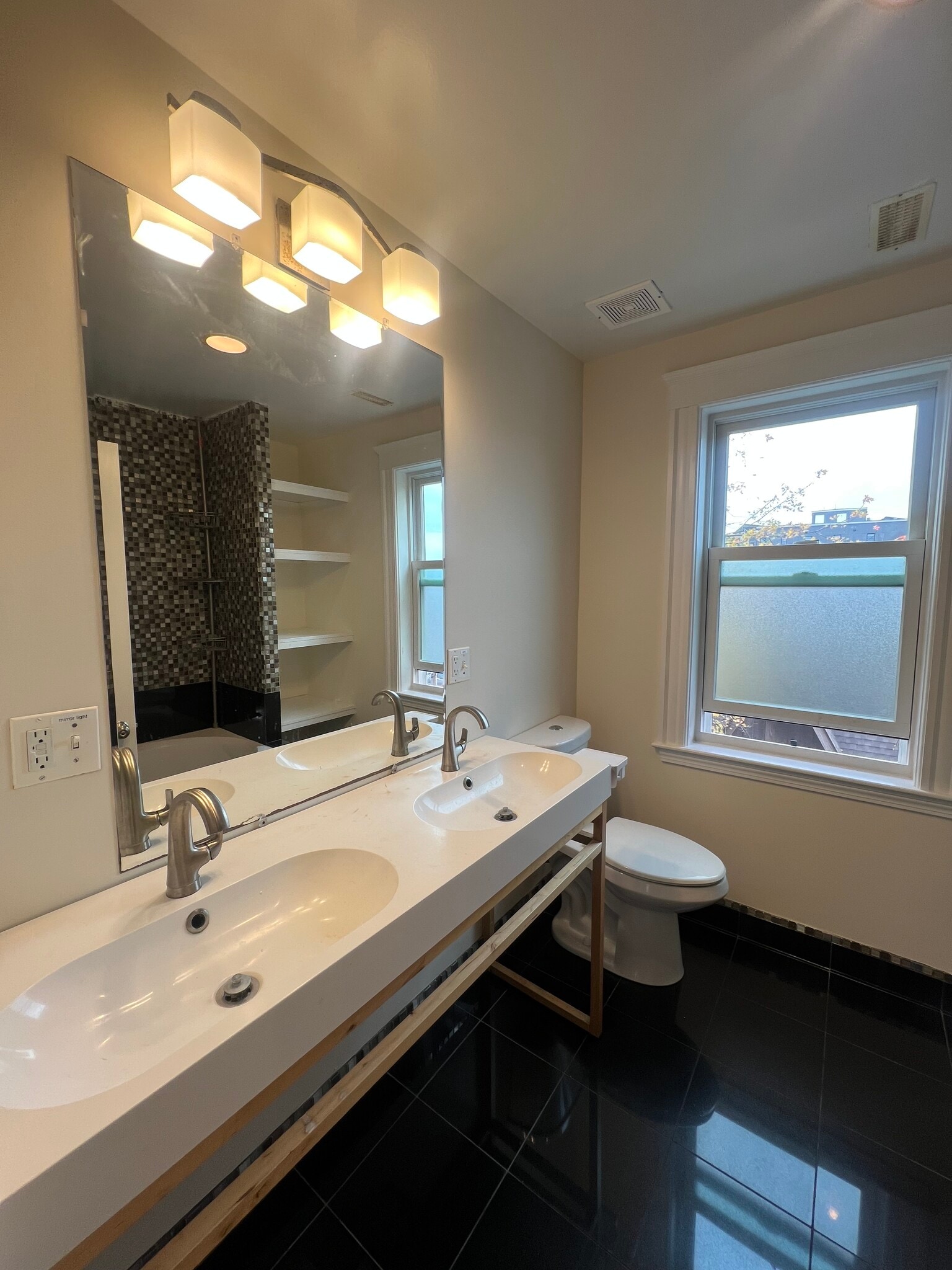 Building Photo - 50 White St