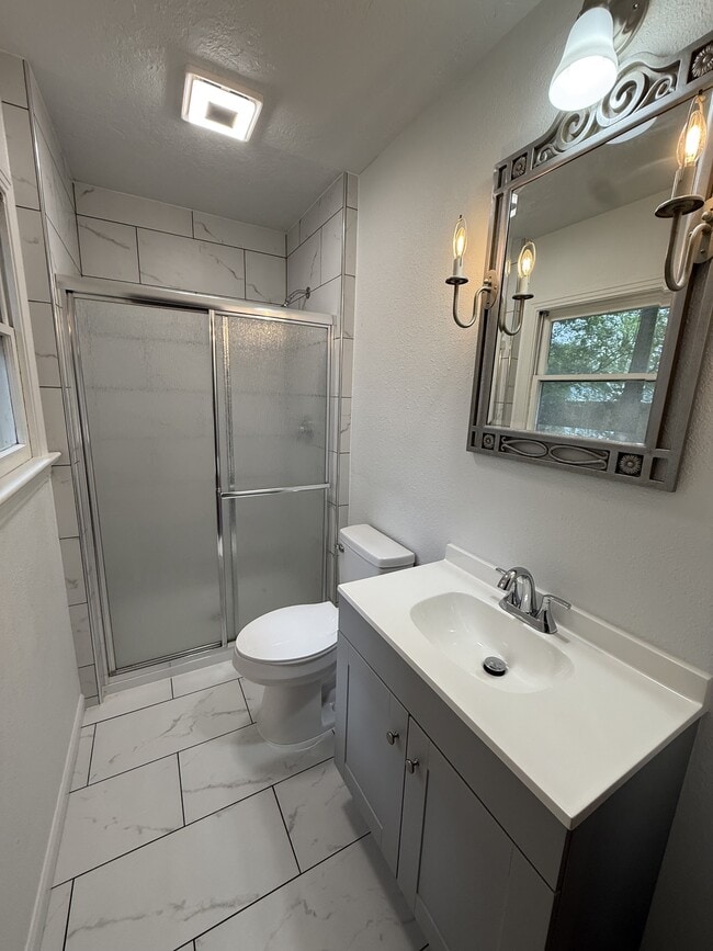 Building Photo - 3825 Hyde Park Row
