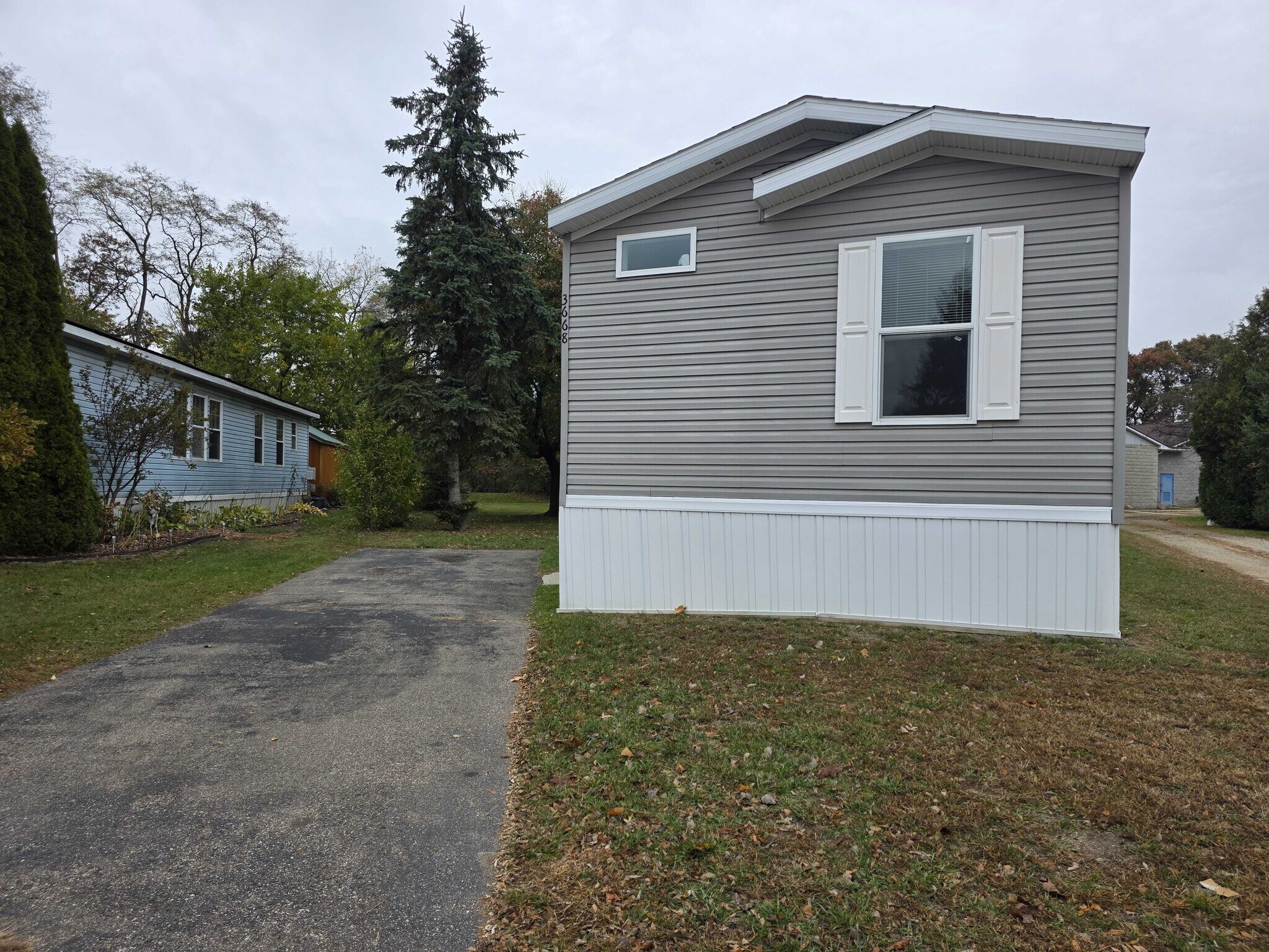 Building Photo - 3668 Willow Ct