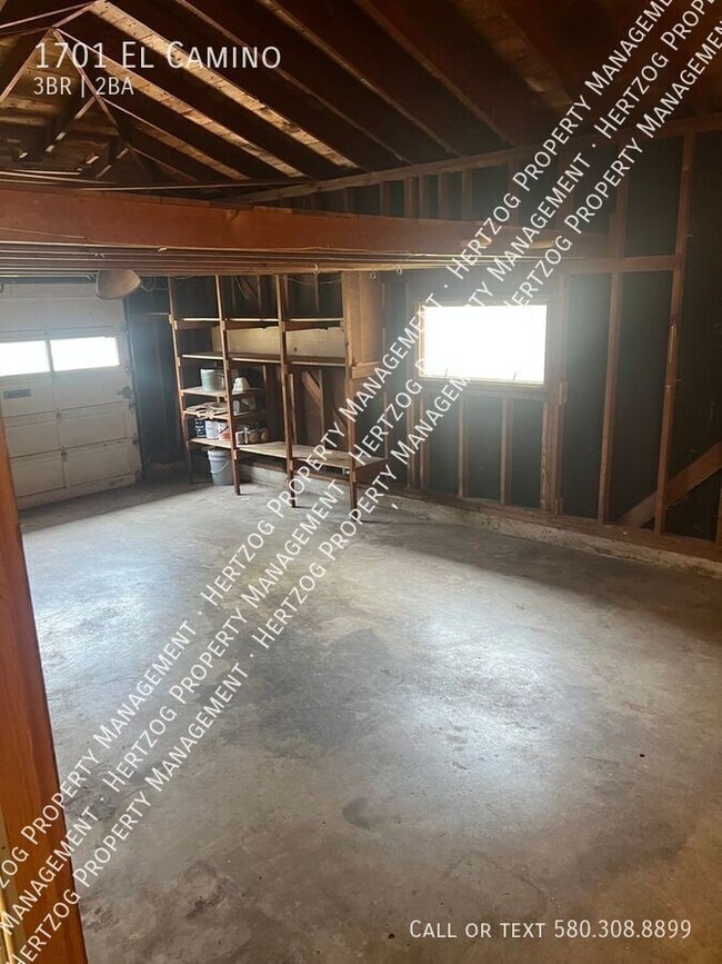 Building Photo - 1701 El Camino St