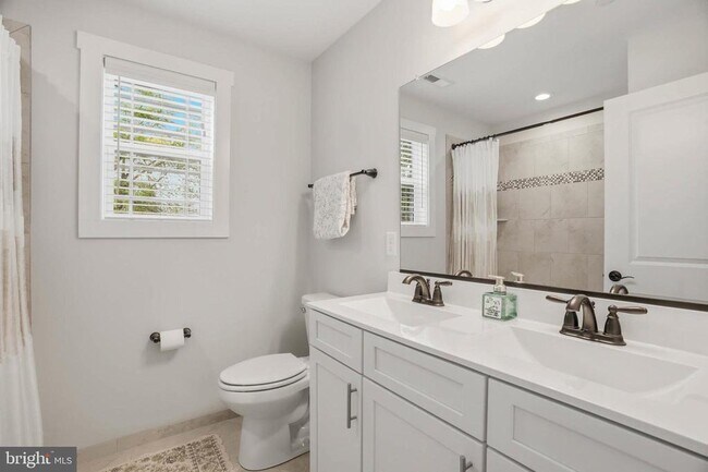 Building Photo - 722 Whitneys Landing Dr