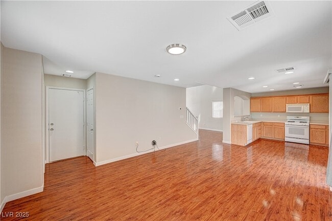 Building Photo - 10456 Armand Ave
