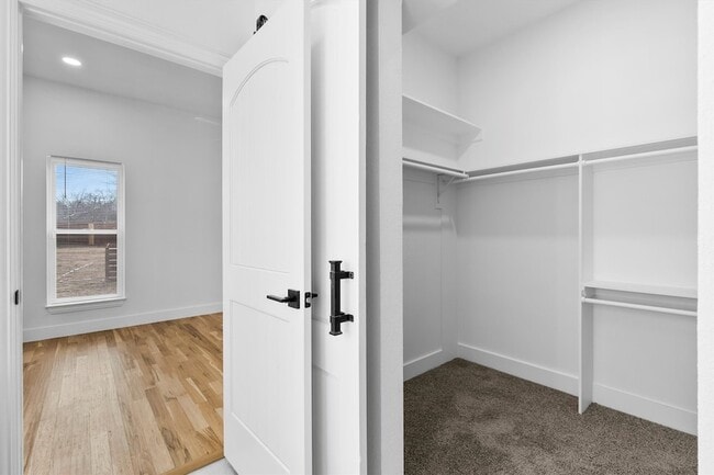 Building Photo - 1812 Muncie Ave