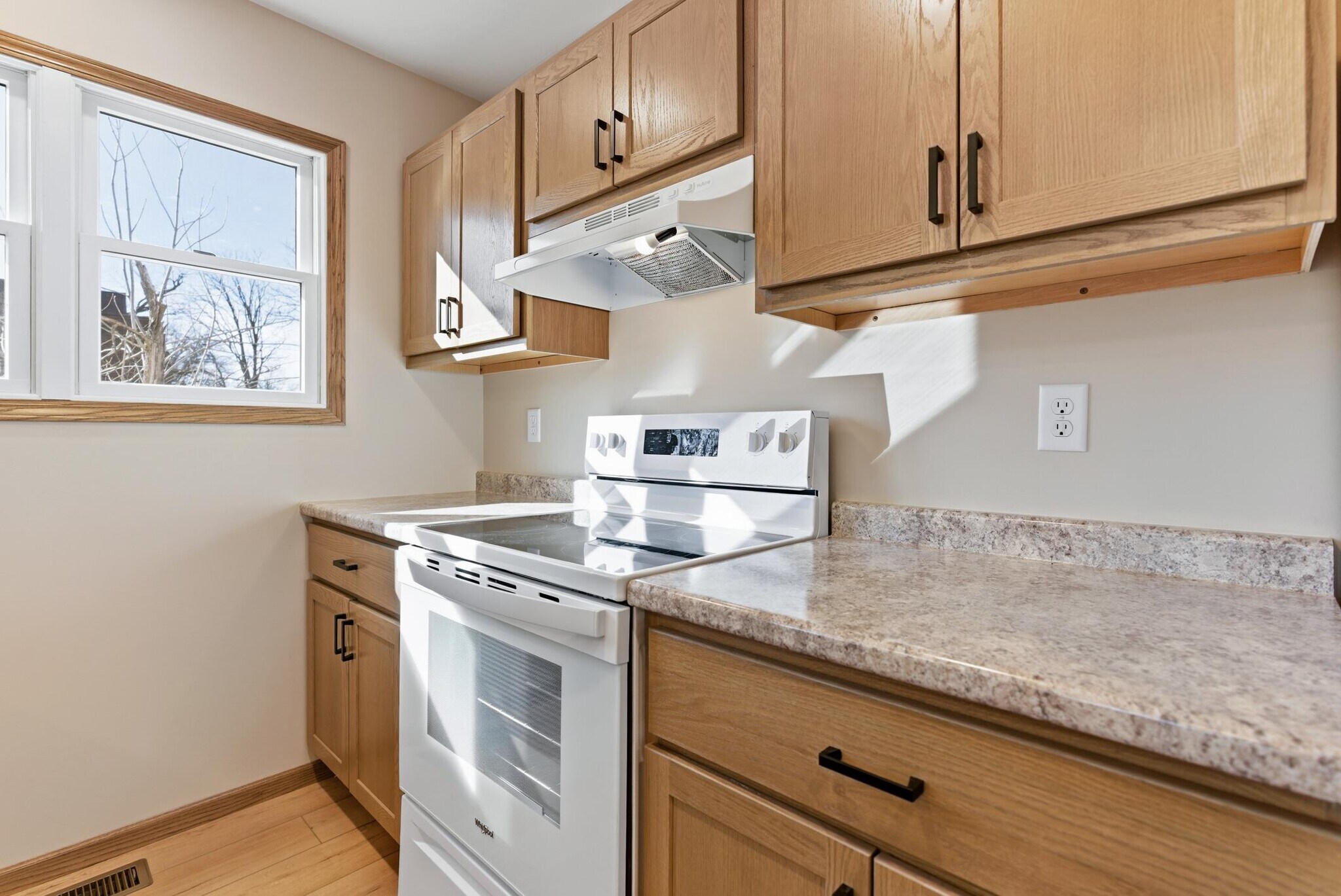 Building Photo - 313 E Martin St