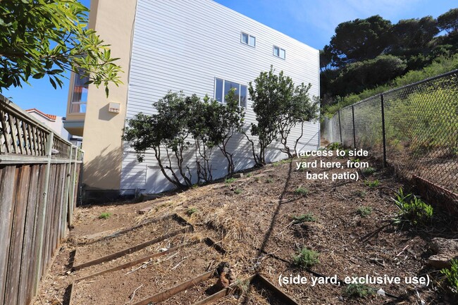 Building Photo - Bayview: Modern Townhome 4 bedroom 2 1/2 B...