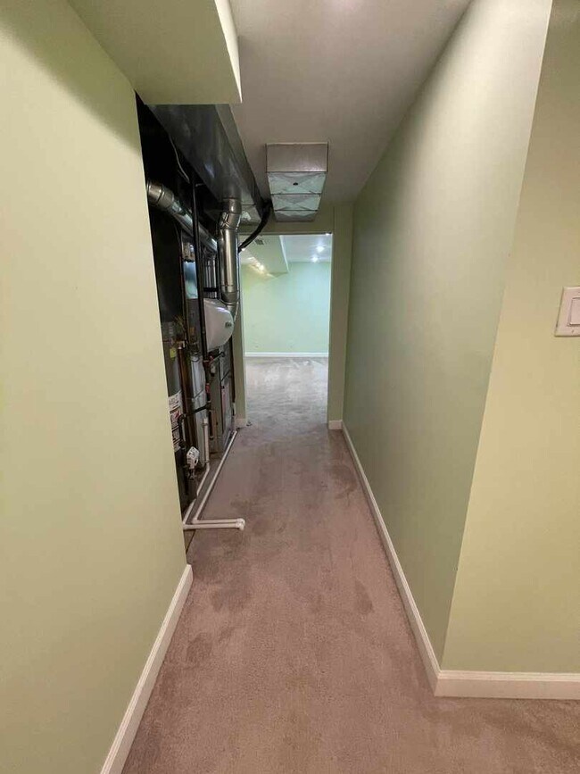 Building Photo - 76 Canterbury Trail