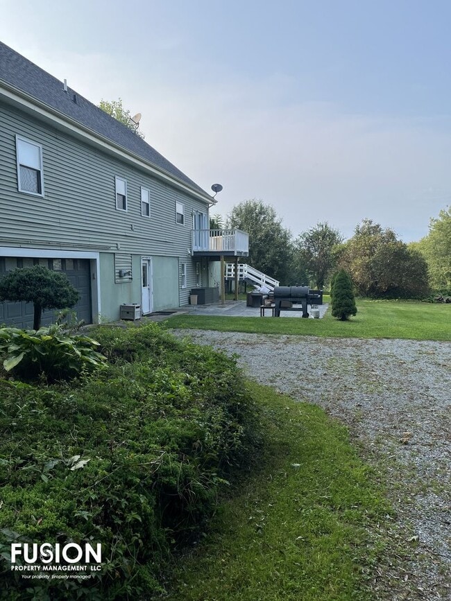 Building Photo - Beautiful Mountain Crest Home for Rent in Williston, Vermont