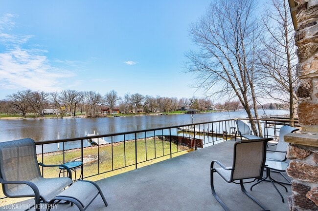 Building Photo - 2712 Ridge Ave