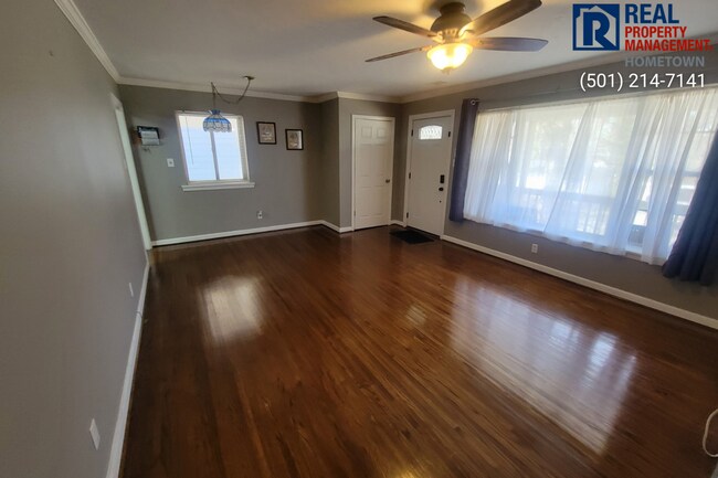 Building Photo - 130 Sheridan Rd