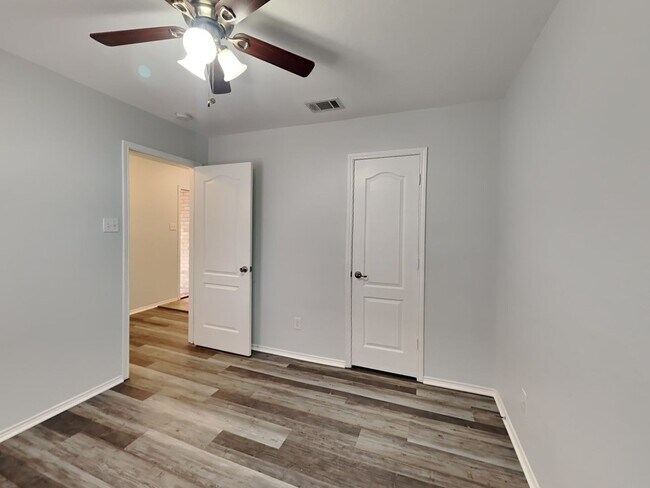 Building Photo - MOVE IN READY NOW IN KELLER ISD!