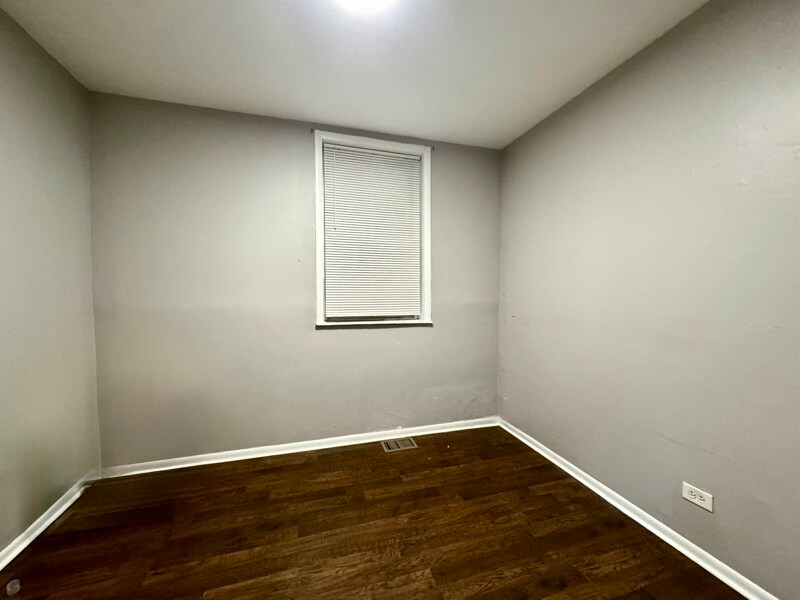 Building Photo - 2228 W 18th Pl