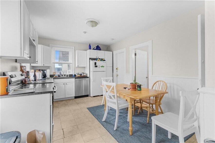 Building Photo - 501 Spring St