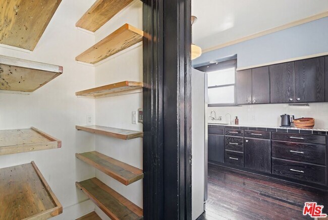 Building Photo - 2624 Van Buren Pl