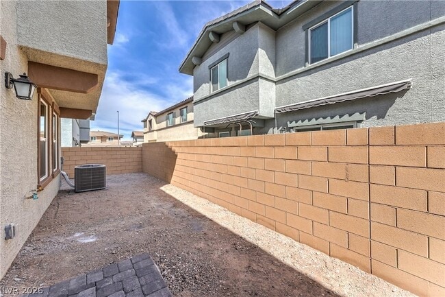 Building Photo - 772 Fallen Phoenix St