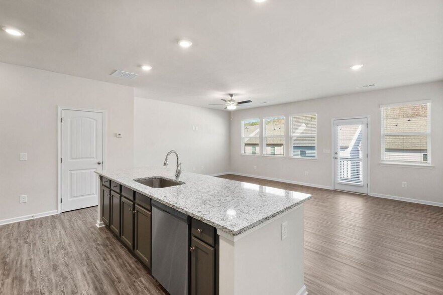 Building Photo - 384 Whitetail Cir