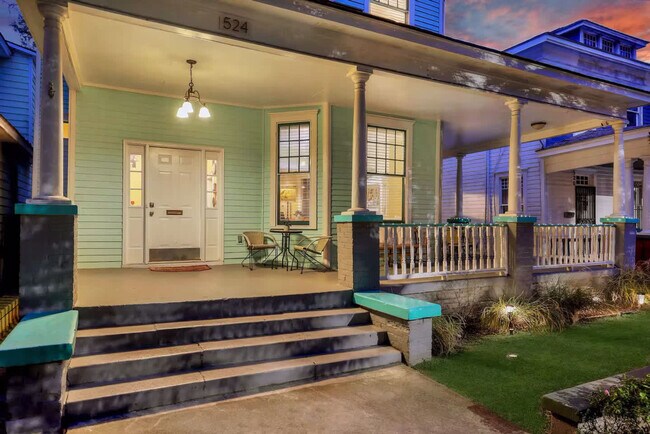 Building Photo - 524 E Duffy St