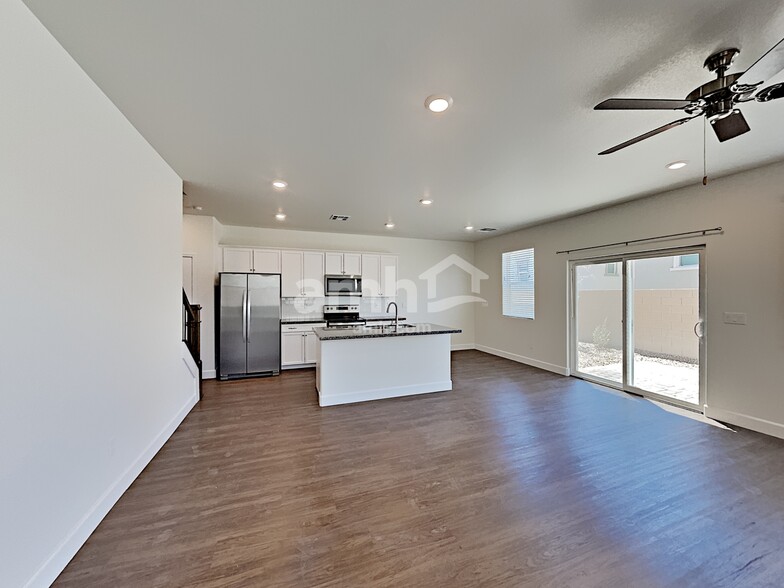 Building Photo - 1509 Garden Swing Ave