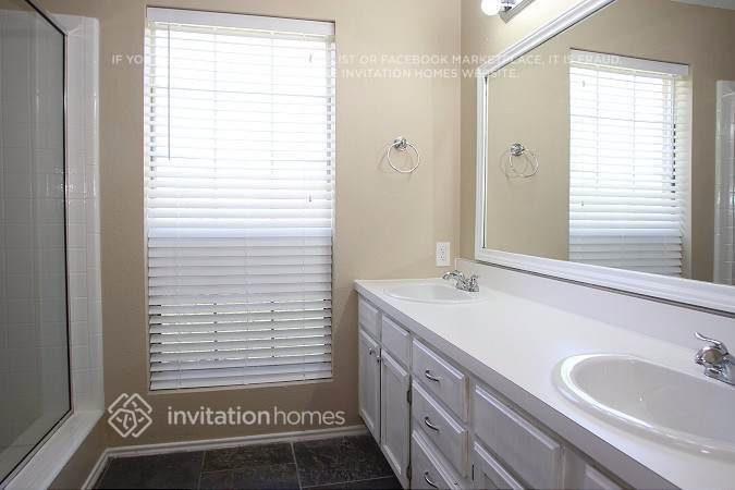 Building Photo - 501 Kalmia Dr