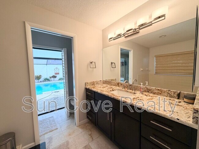 Building Photo - 13550 Avista Dr