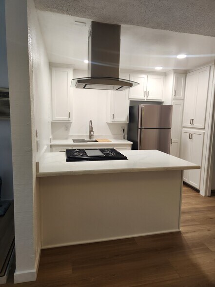 Kitchen island - 13722 Red Hill Ave