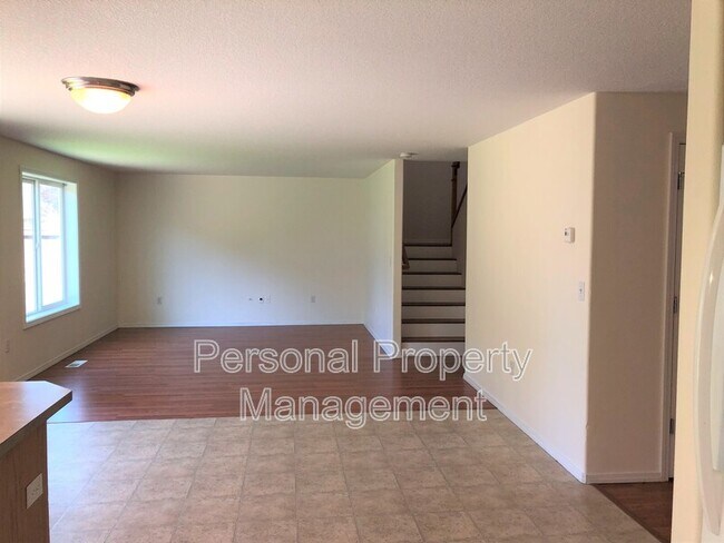 Building Photo - 4026 NE 165th Pl